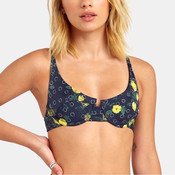 ☀️RVCA Dazed Underwire Bikini Top☀️ - Picture 2 of 4